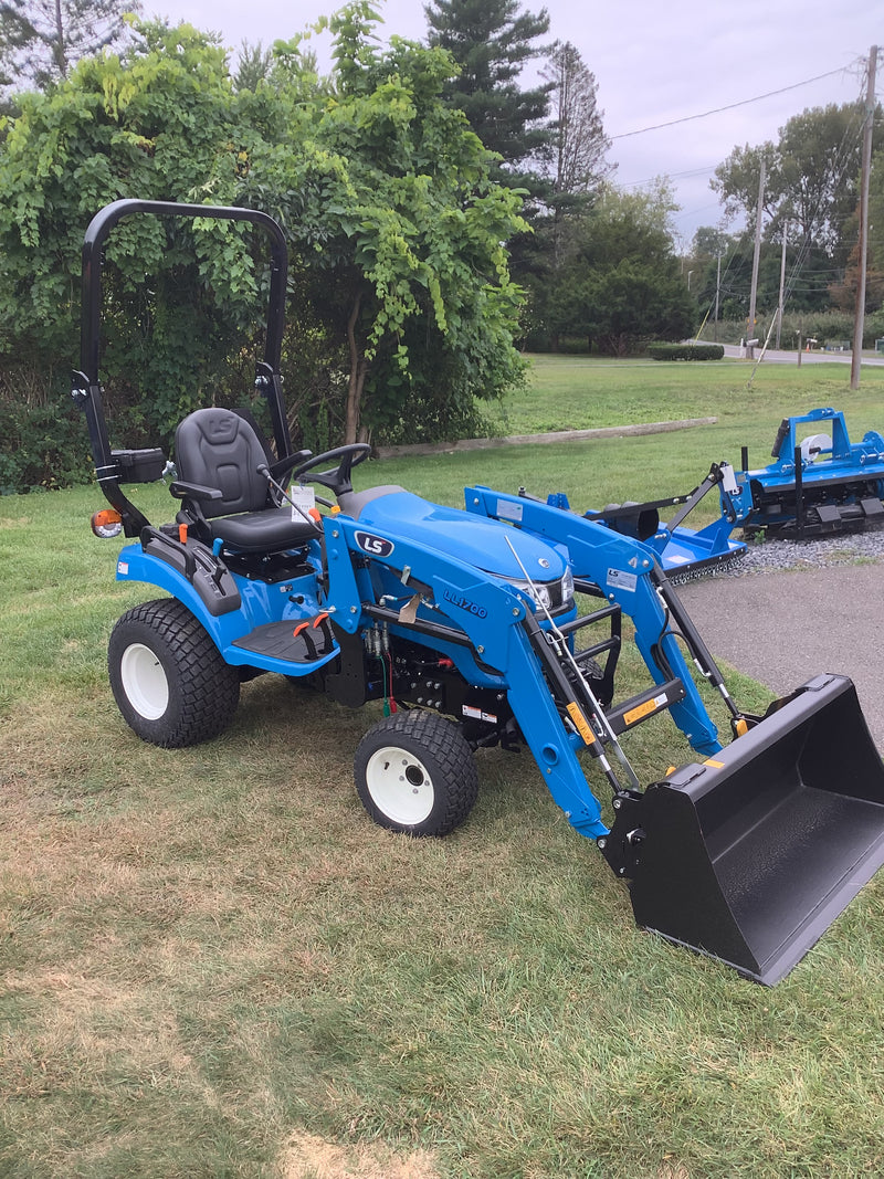 LS Tractor MT122 Sub-Compact Tractor WITH LOADER - 21.5 HP (22100772)