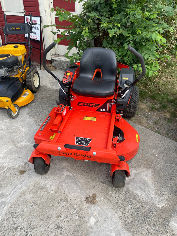 PRE-OWNED: ARIENS EDGE Zero Turn Mower 42" | 20HP Briggs & Stratton