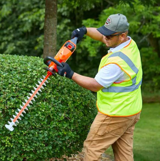 ECHO eFORCE 56-volt Hedge Trimmer with 2.5Ah Battery & Charger | DHS-2300C1