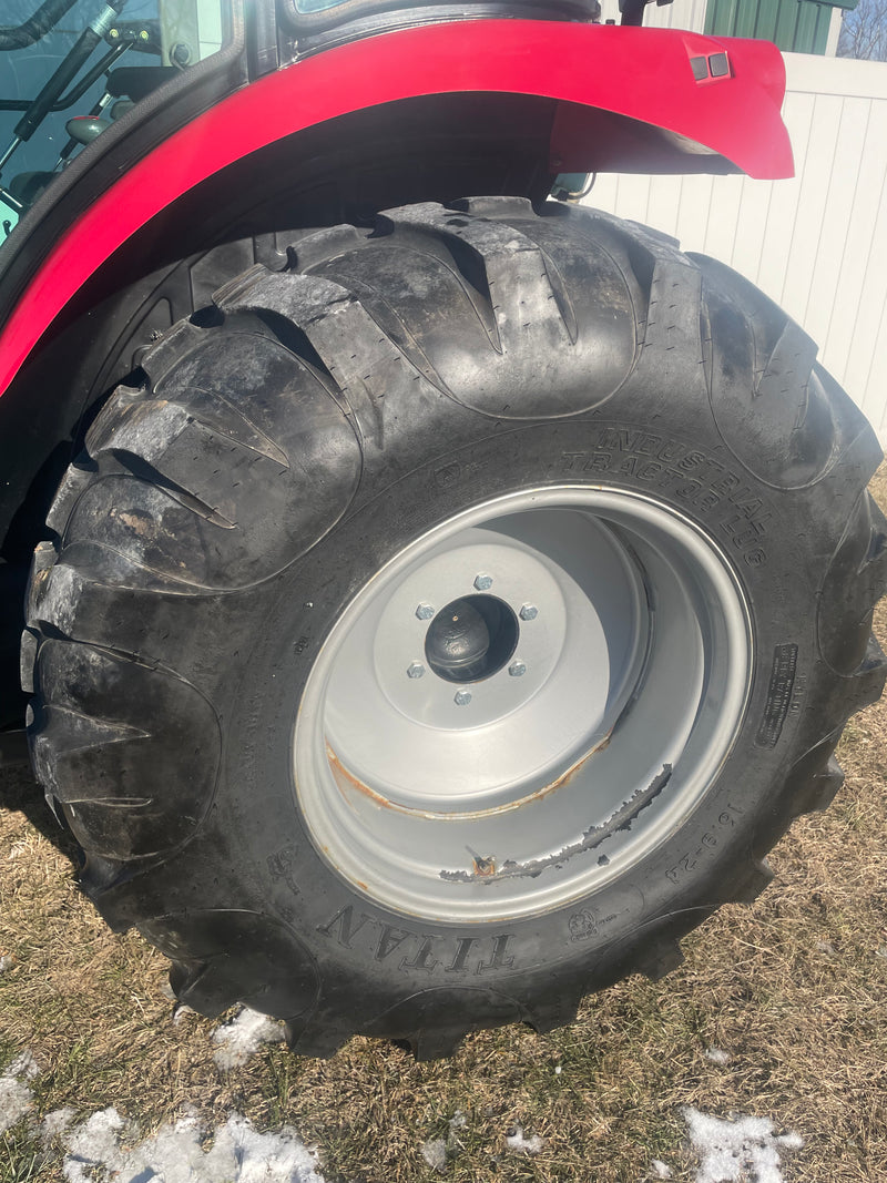 Pre-Owned Mahindra 2555 with Cab and Loader