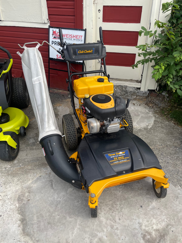 PRE OWNED Cub Cadet CC 800 (33") 344cc Wide Area Self-Propelled Lawn Mower WITH BAGGER