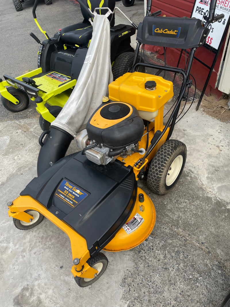 PRE OWNED Cub Cadet CC 800 (33") 344cc Wide Area Self-Propelled Lawn Mower WITH BAGGER