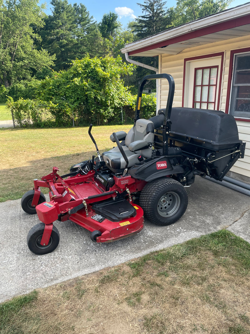 Pre-Owned Toro Z Master 5000 Series 60" w/ Ultra Vac bagging unit - 25 HP 747cc (72915)
