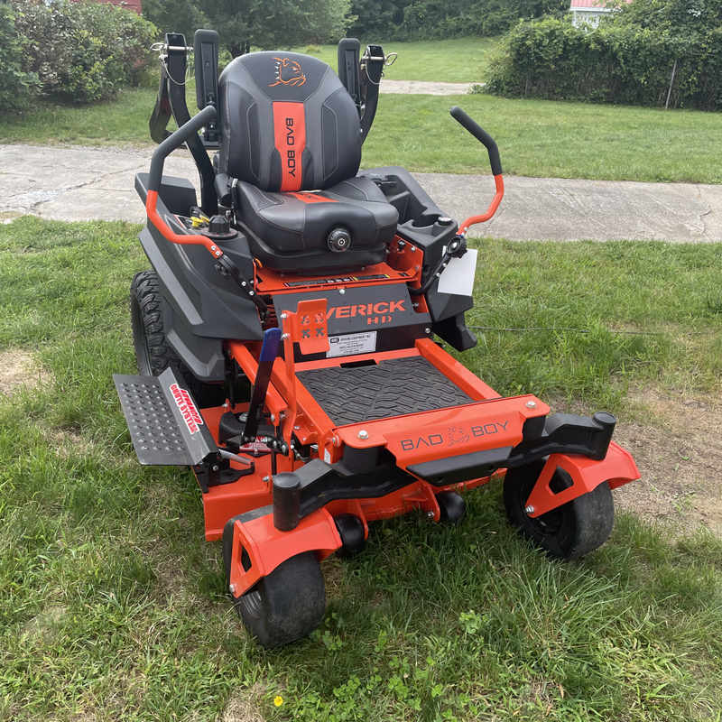 PRE-OWNED: BAD BOY MAVERICK HD 42" | 22HP Kawasaki